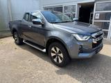 Isuzu D-Max Space Cab 4WD LS - Isuzu: Space Cab