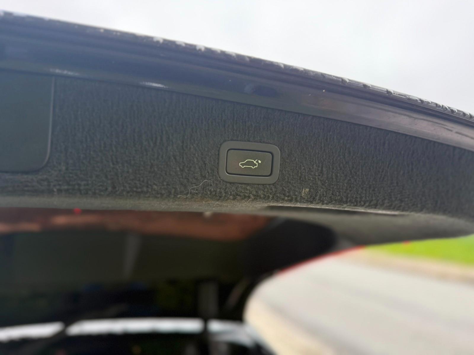 Volvo V70 2011 — photo 9