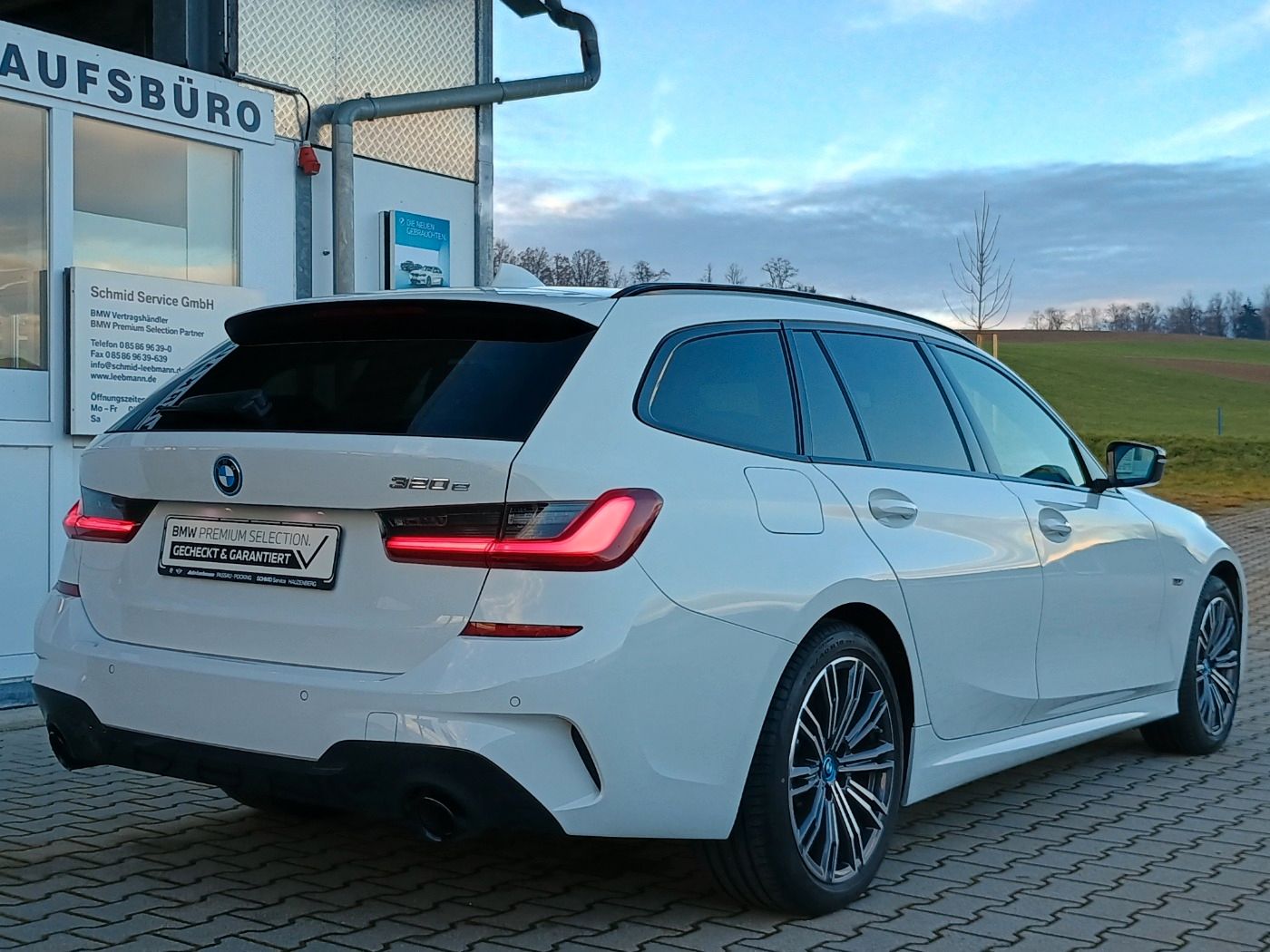 Fahrzeugabbildung BMW 320e Touring M-Sportpaket 2 JAHRE GARANTIE