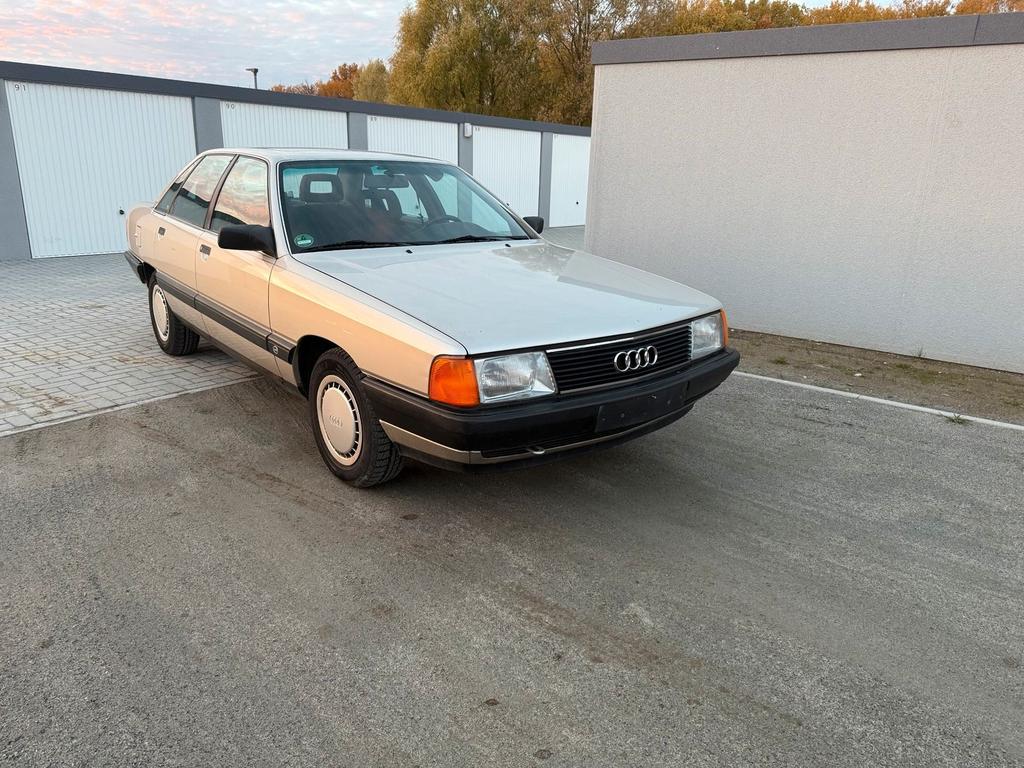 Audi 100