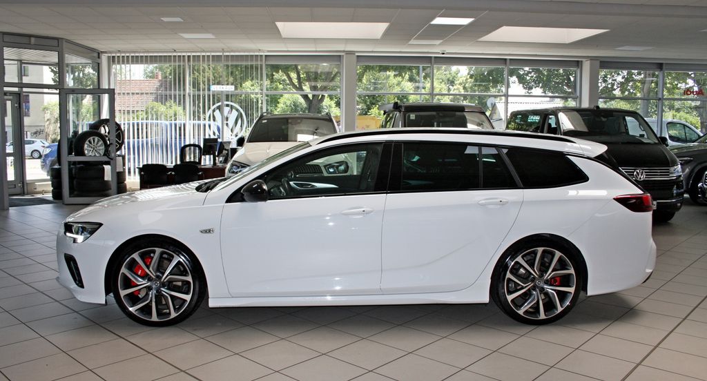 Opel Insignia B Sports Tourer GSi LED 4x4 AHK MASSAGE