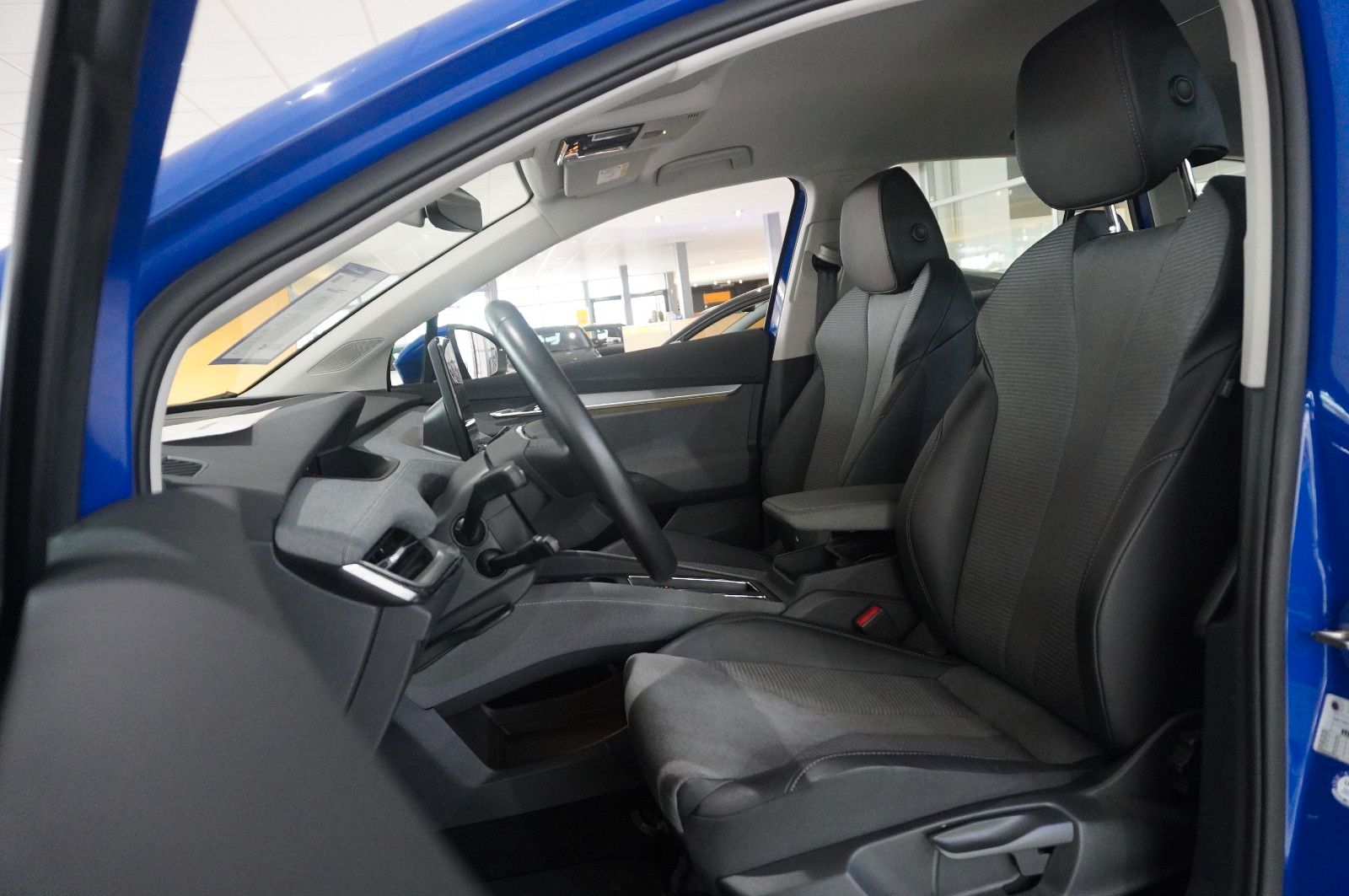 Fahrzeugabbildung SKODA Enyaq 50 IV LOFT NAVI/LED/SHZ/VIRTU./PDC/DAB+