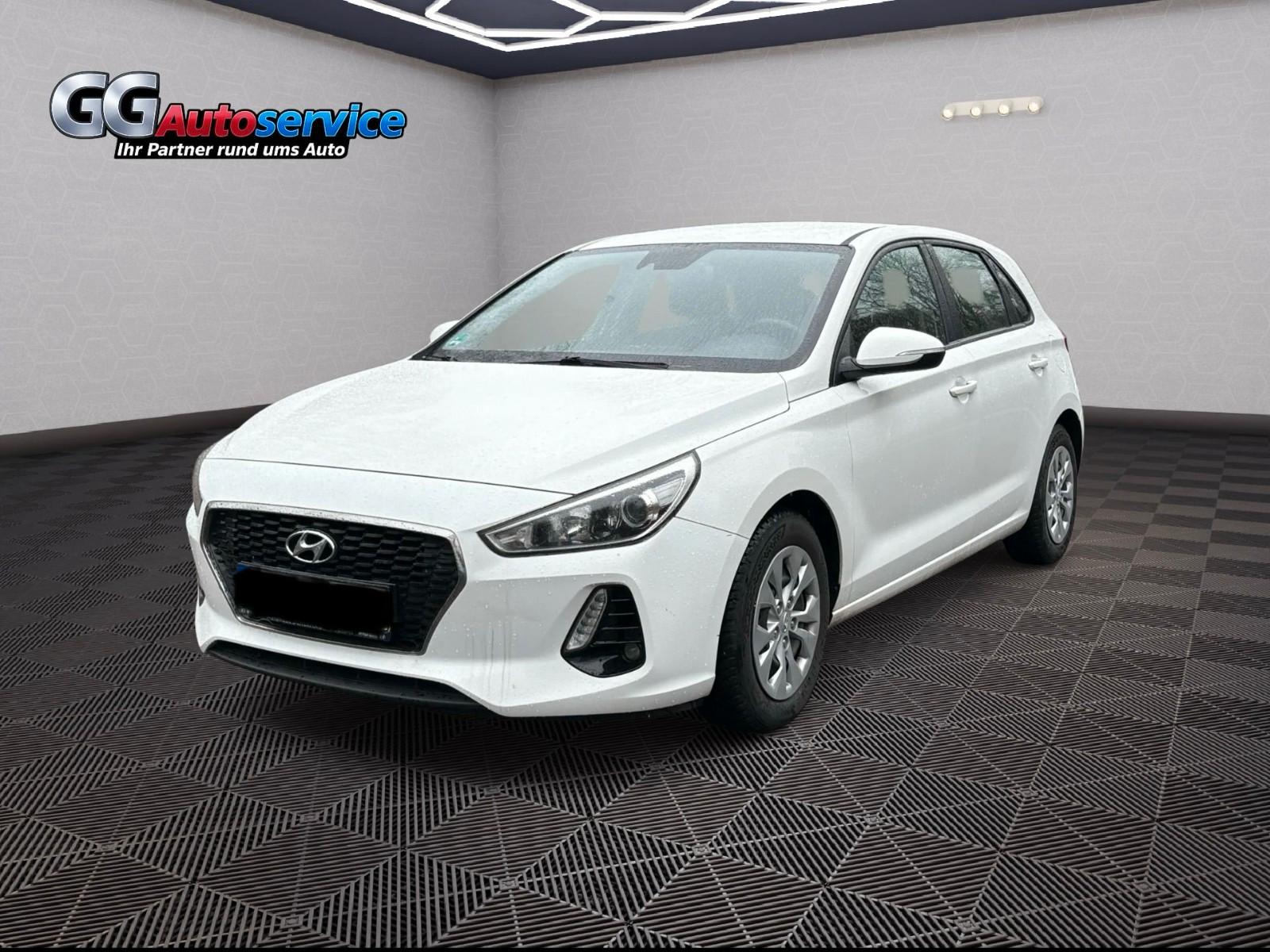 Hyundai i30 Select *1.Hand*Scheckheft*TÜV*