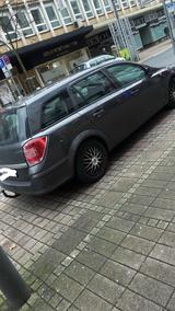 Opel Astra Kombi 1.9 Diesel - Opel Astra aus 2009 mit Diesel-Antrieb: Kombi