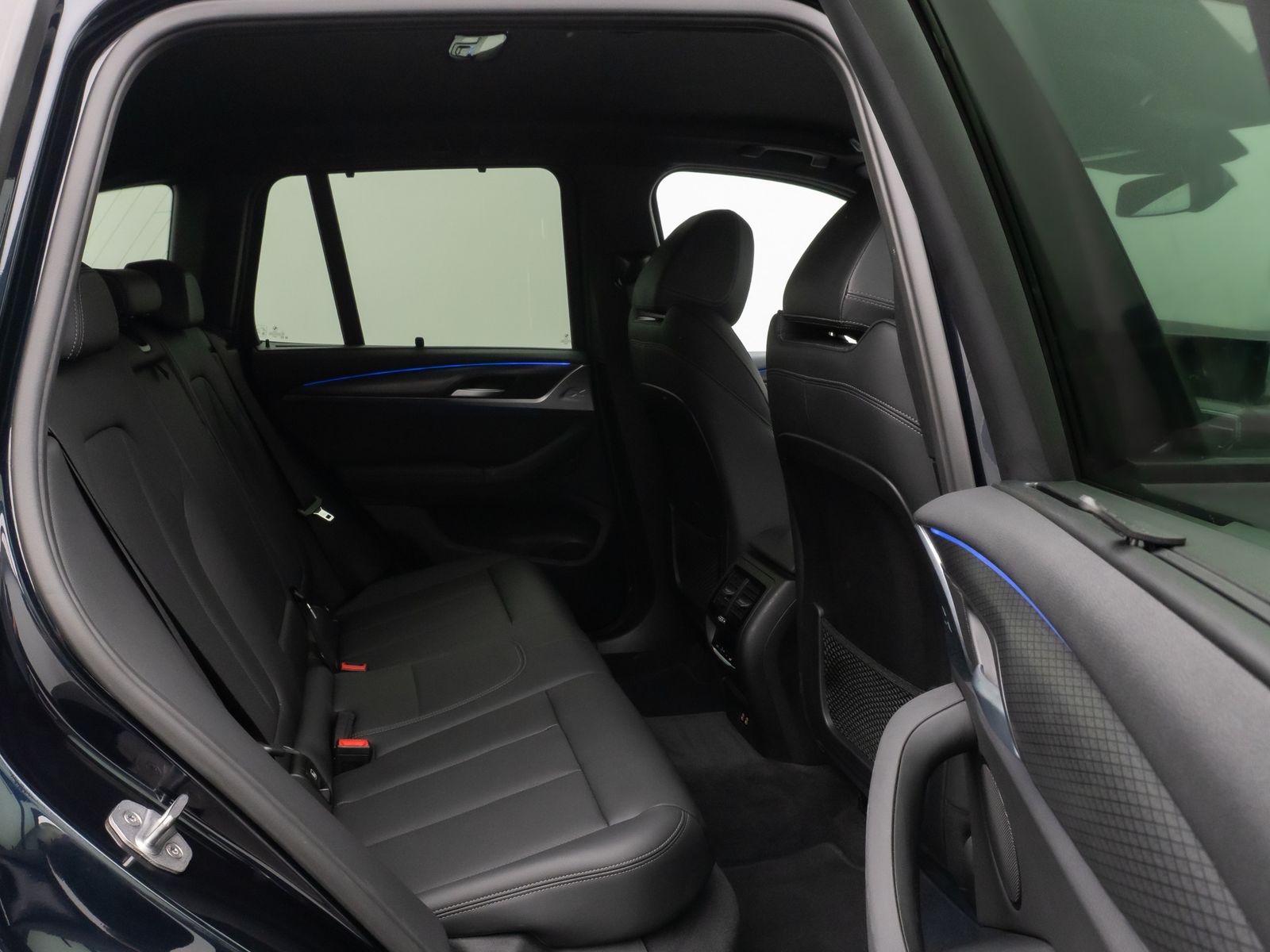 Fahrzeugabbildung BMW X3 xD20d M Sport Kamera HUD DAB HiFi Komfort 19"