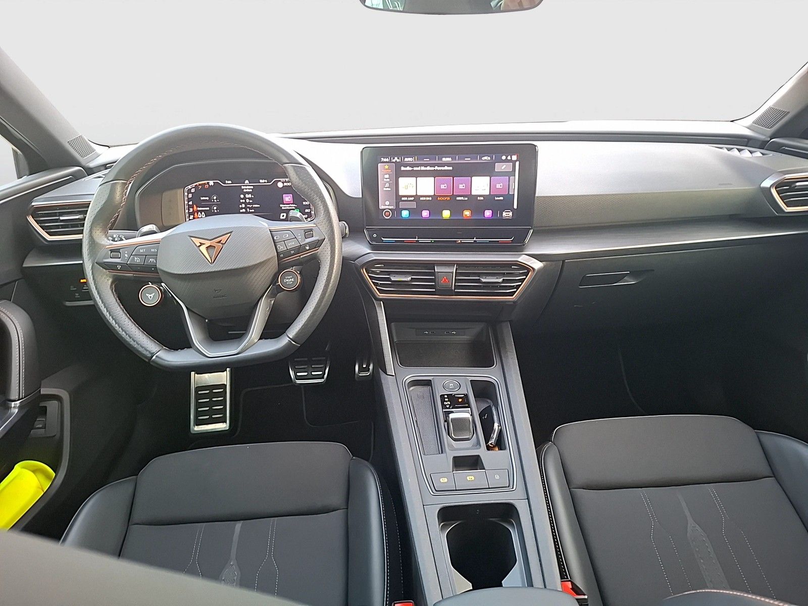 Fahrzeugabbildung CUPRA Leon ST VZ 4Drive DSG LED AHK Navi AID ACC RFK S