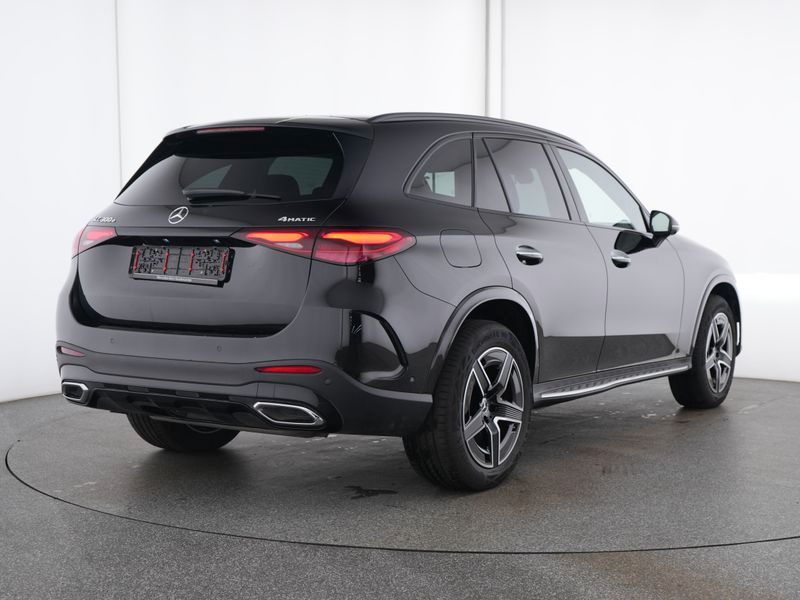 Mercedes-Benz GLC 300 e 4MATIC AMG Line imagem 2