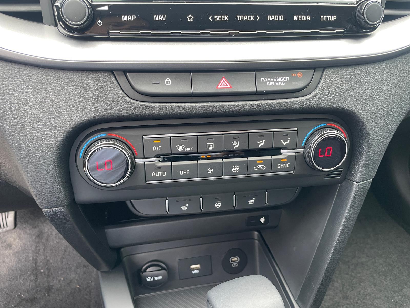 Kia CEED SW 1.5T DCT7 KEYLESS LED PDC V+H 17´´ALU