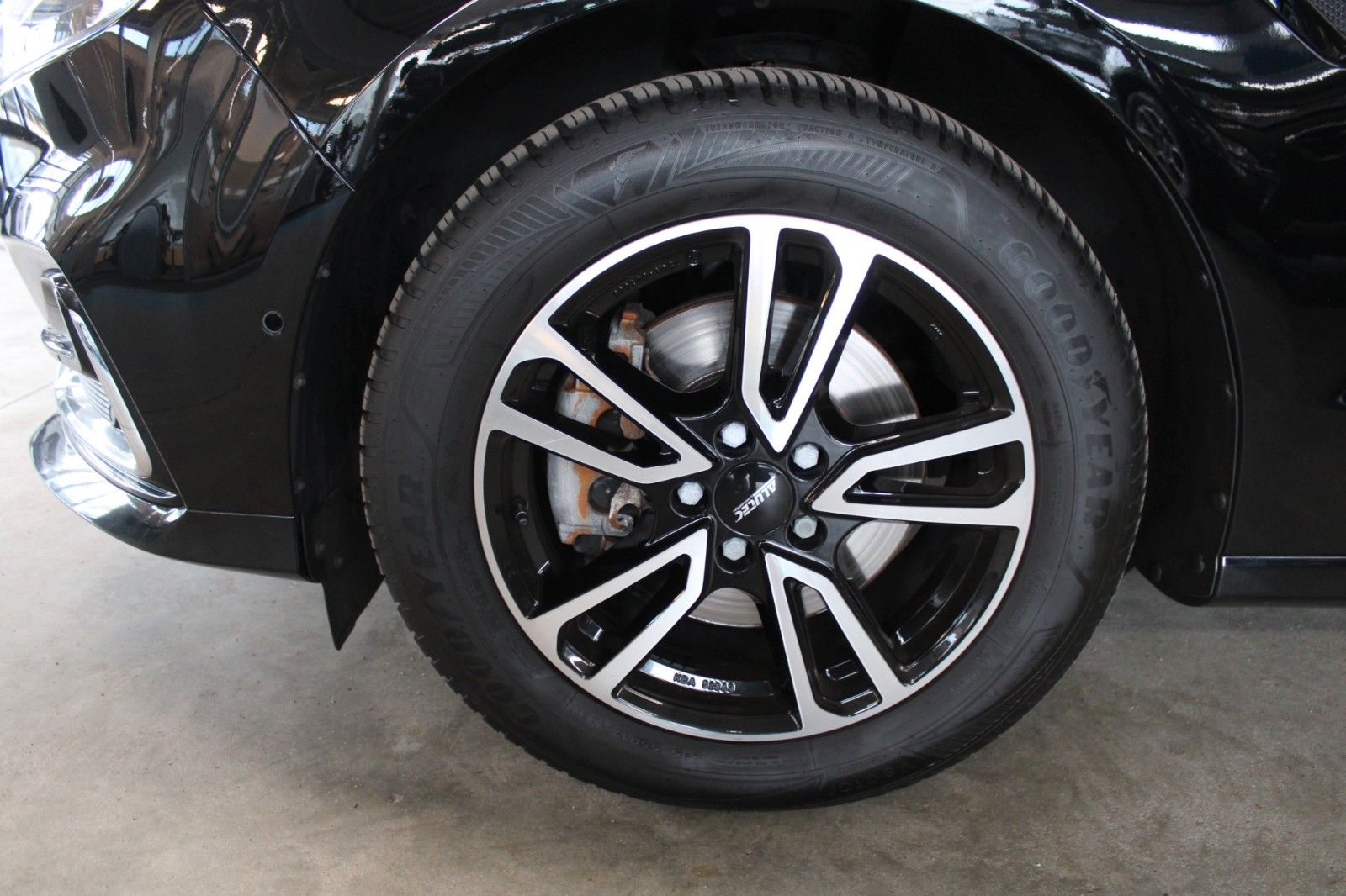 Fahrzeugabbildung Ford S-Max 140kW Titanium Automatik LED ACC CAM uvm.