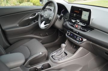 Hyundai i30 1.5T-GDI Hybrid48V DCT.NAVI-KAMERA-SHZG-PDC-