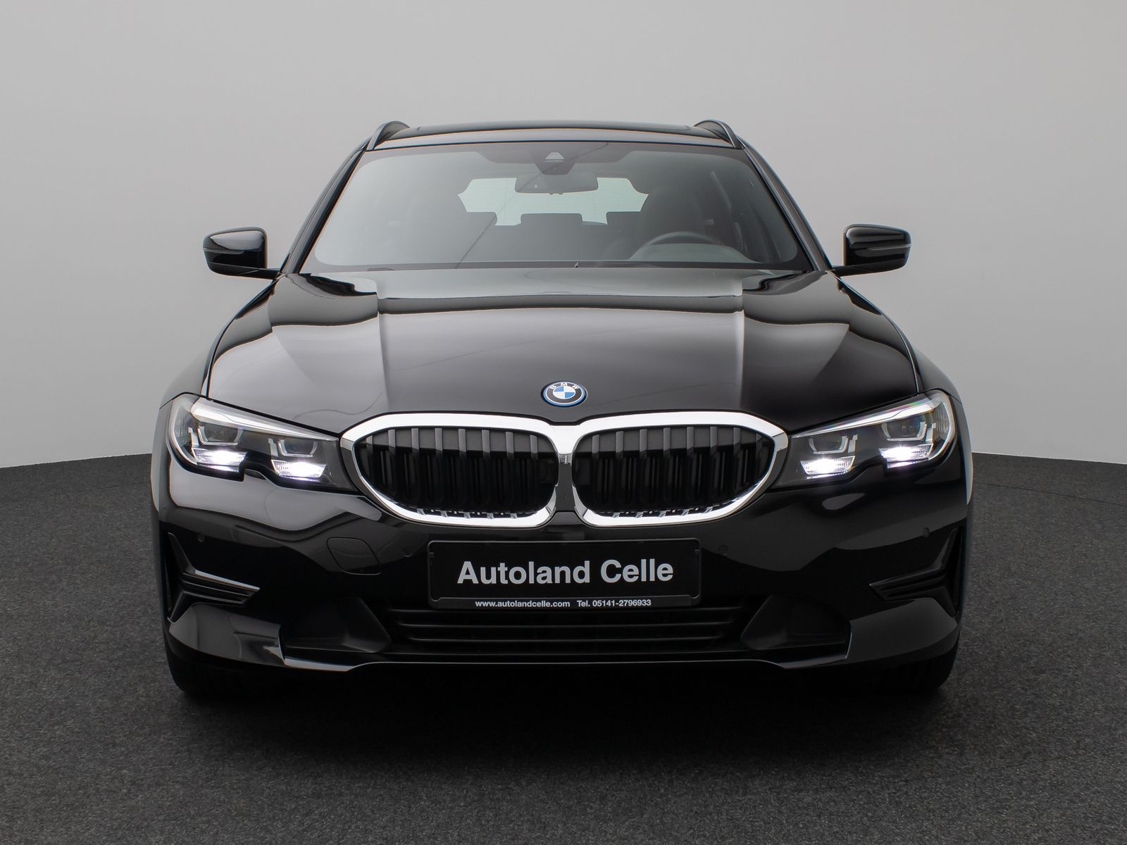 Fahrzeugabbildung BMW 320e xD Panorama Kamera DAB HiFi Alarm Sport LED
