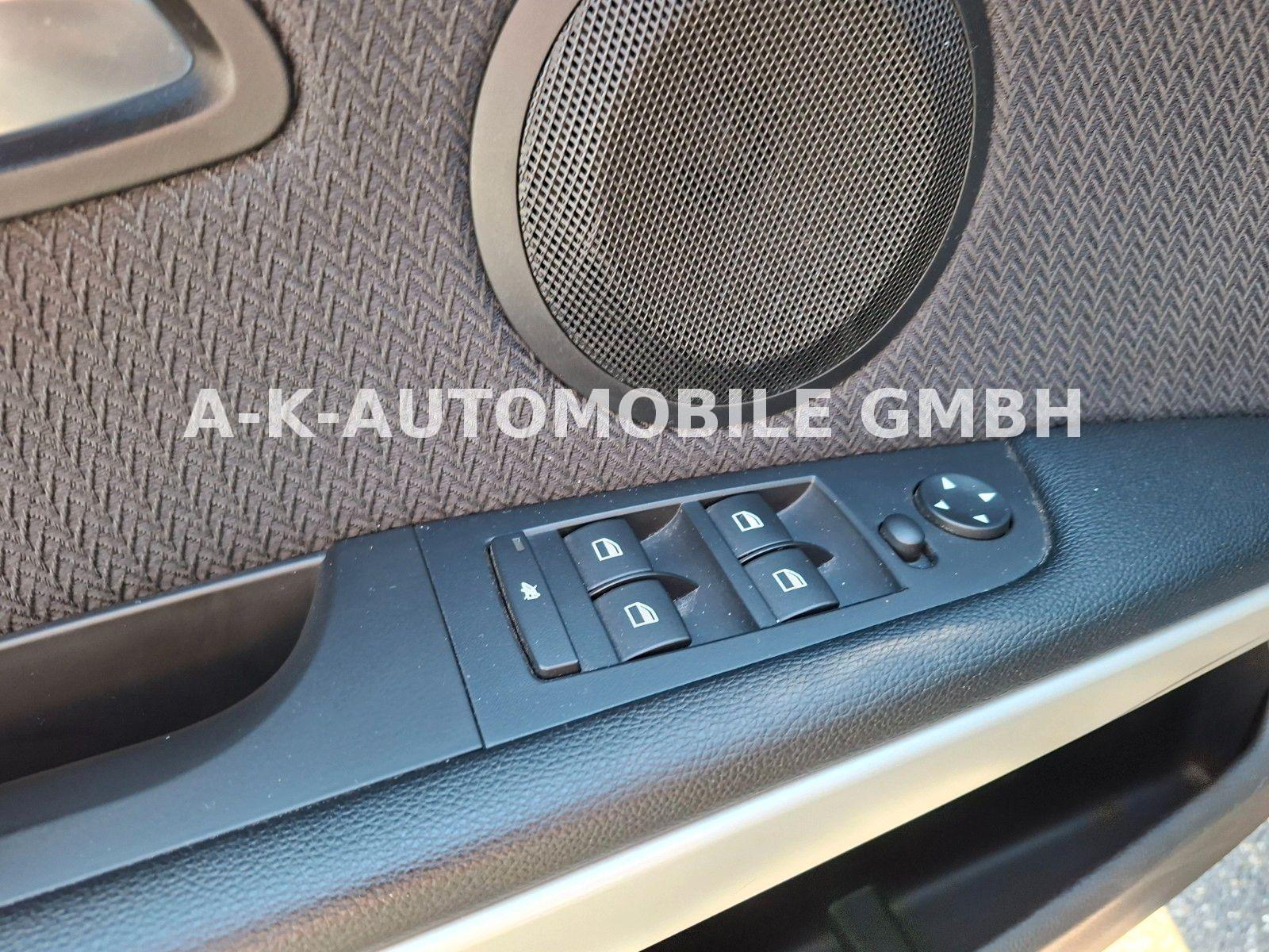 BMW 320 2012 — photo 22