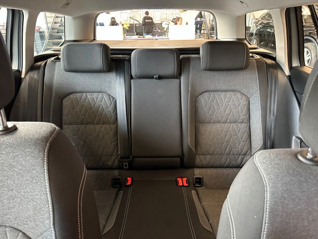 Volkswagen Passat *LED*AHK*1.HAND*19%*SPURAS*ACC*