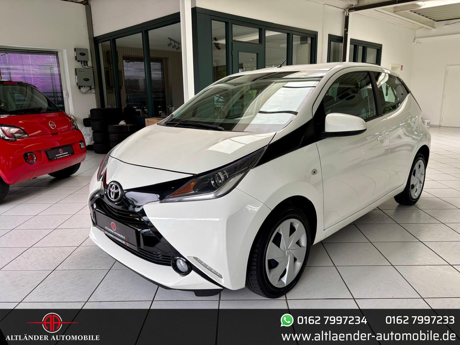 Toyota AYGO aut. x-play touch *Kamera*USB*Bluetooth*Kli