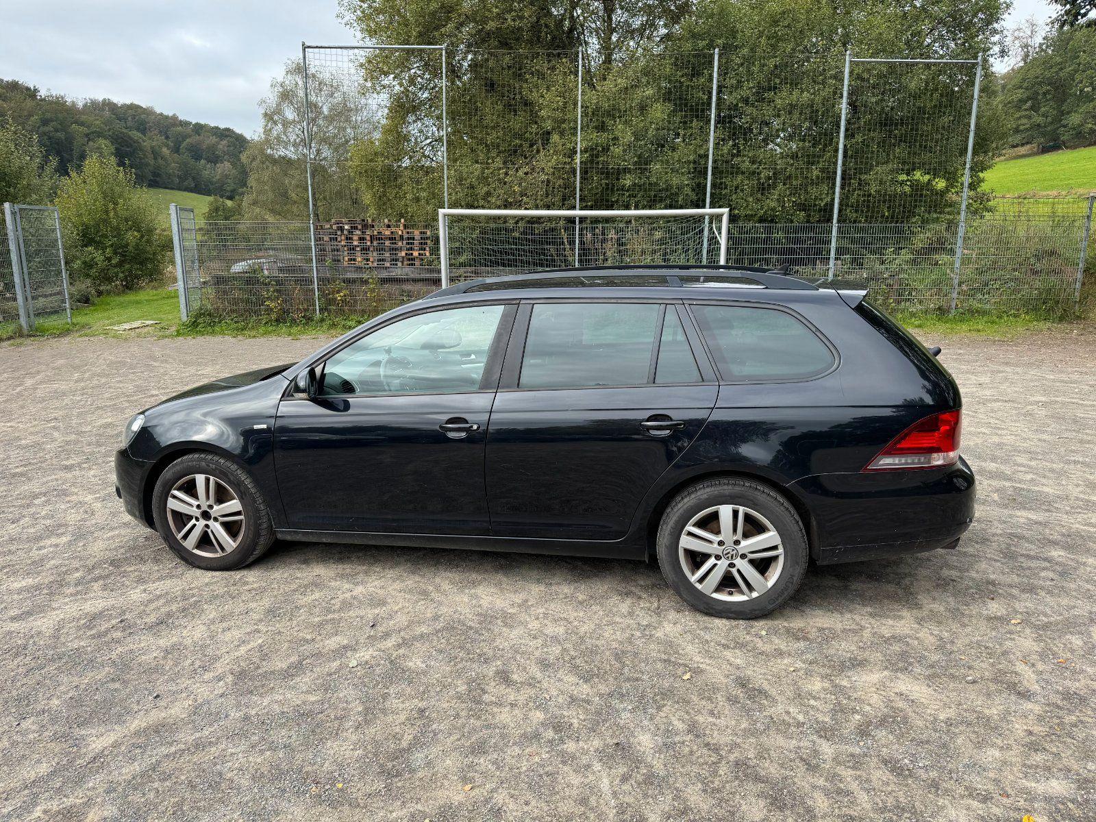 Volkswagen Golf 2013 — interior