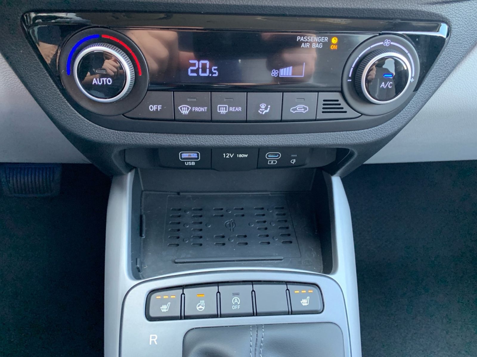 Fahrzeugabbildung Hyundai i10 FL 1.2 Automatik Prime Navi Kamera