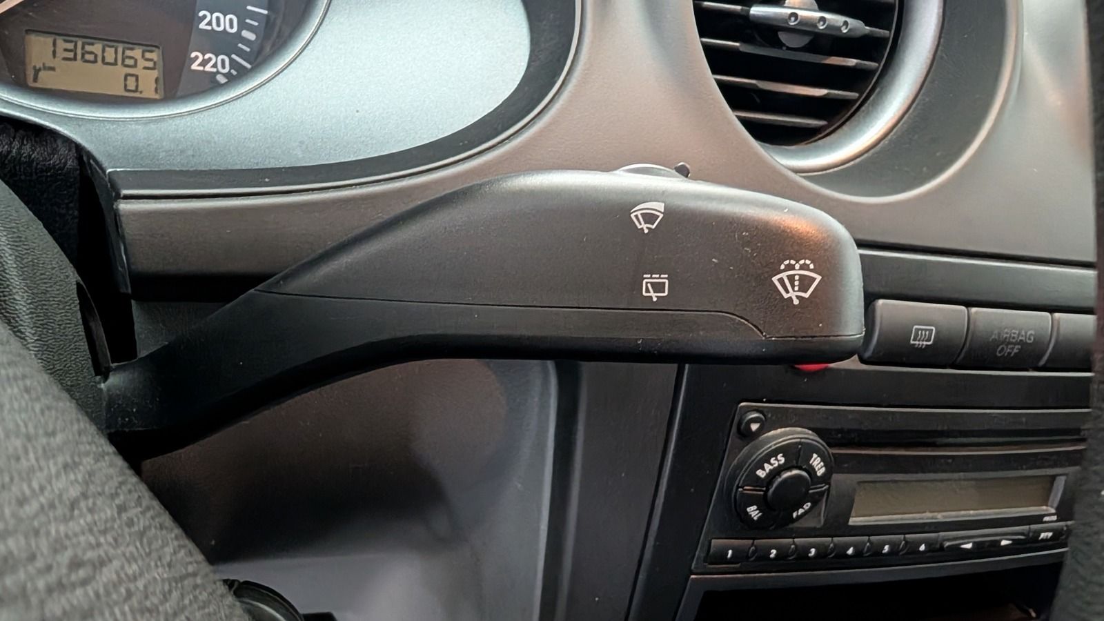 Fahrzeugabbildung SEAT Ibiza 1.4 16V * Klimaaut. * Tempomat * HU 04.27