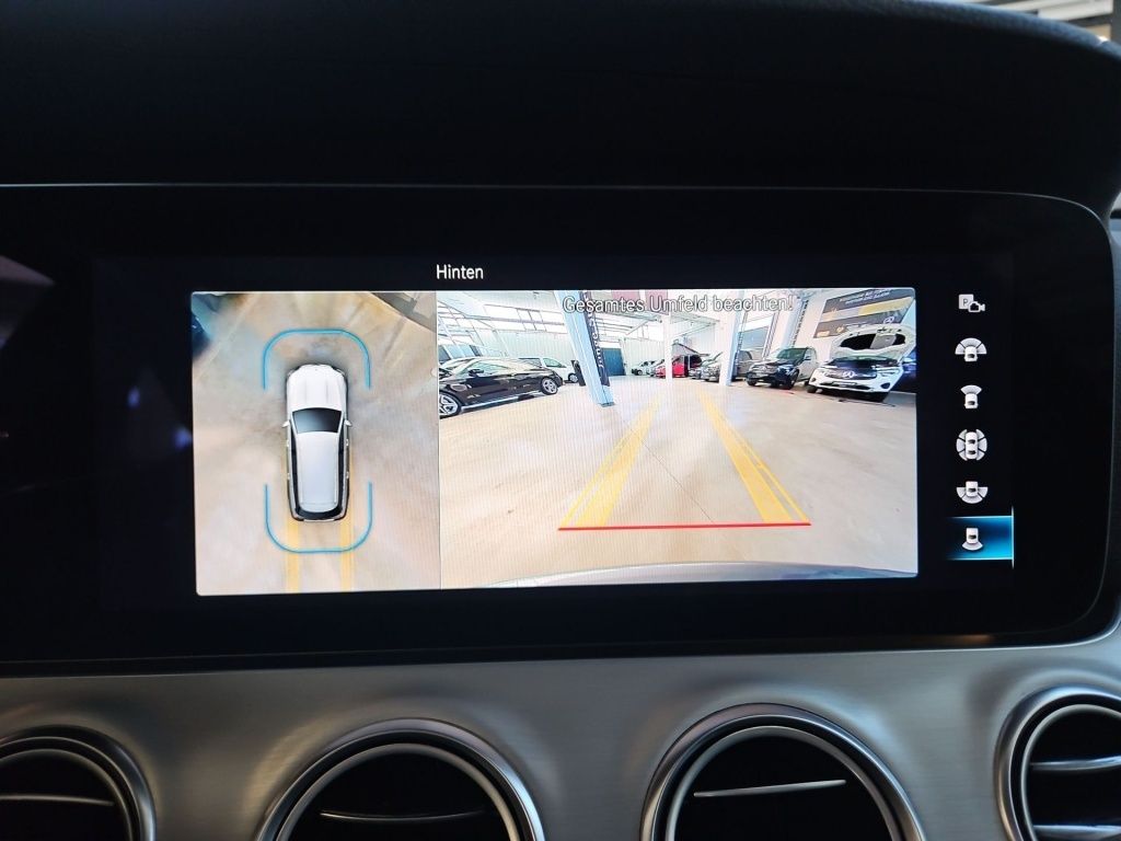 Fahrzeugabbildung Mercedes-Benz E 300 deT 4M AMG Distronic+ LED SHZ 360° Ambie.