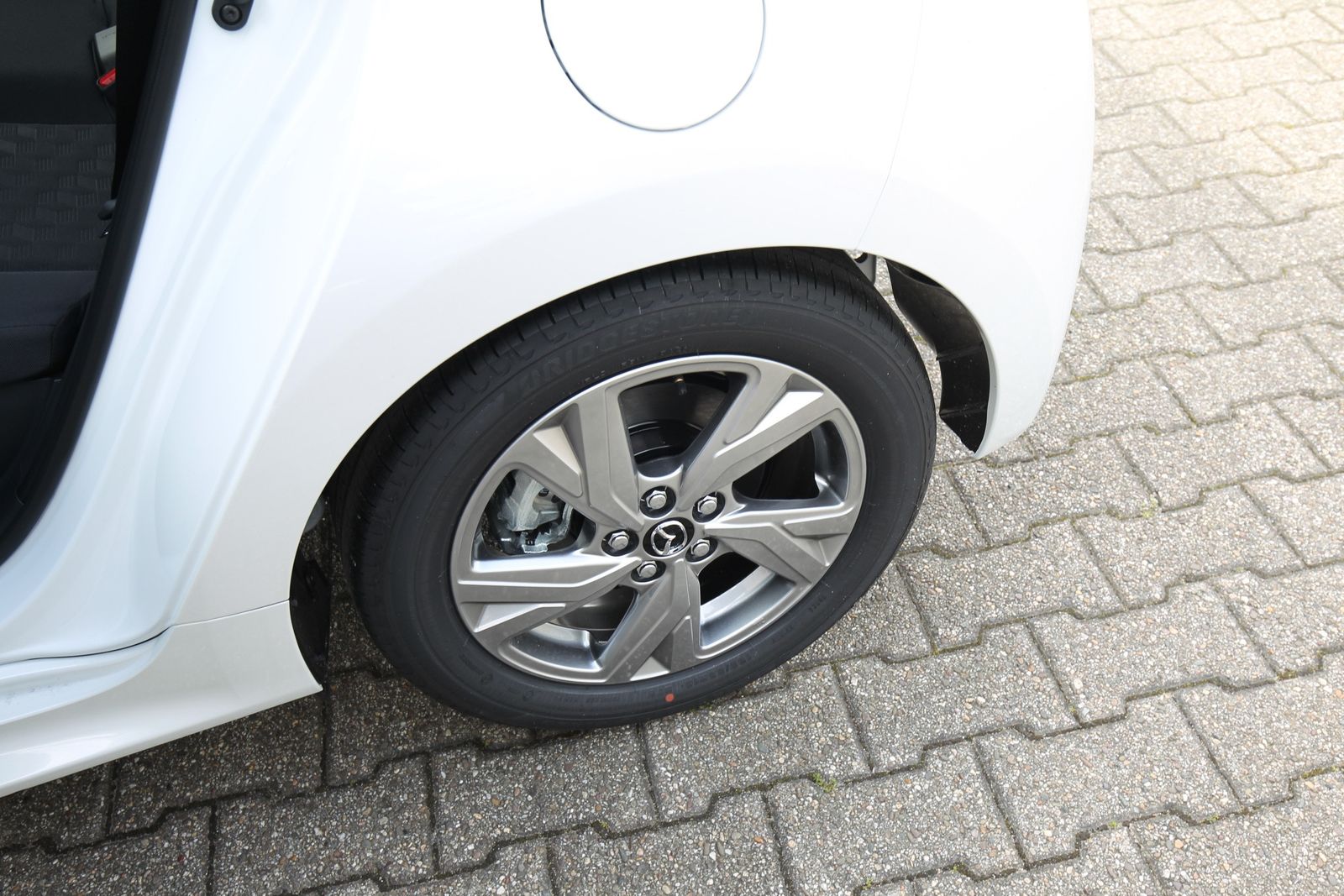 Mazda 2 Hybrid - Bild 8