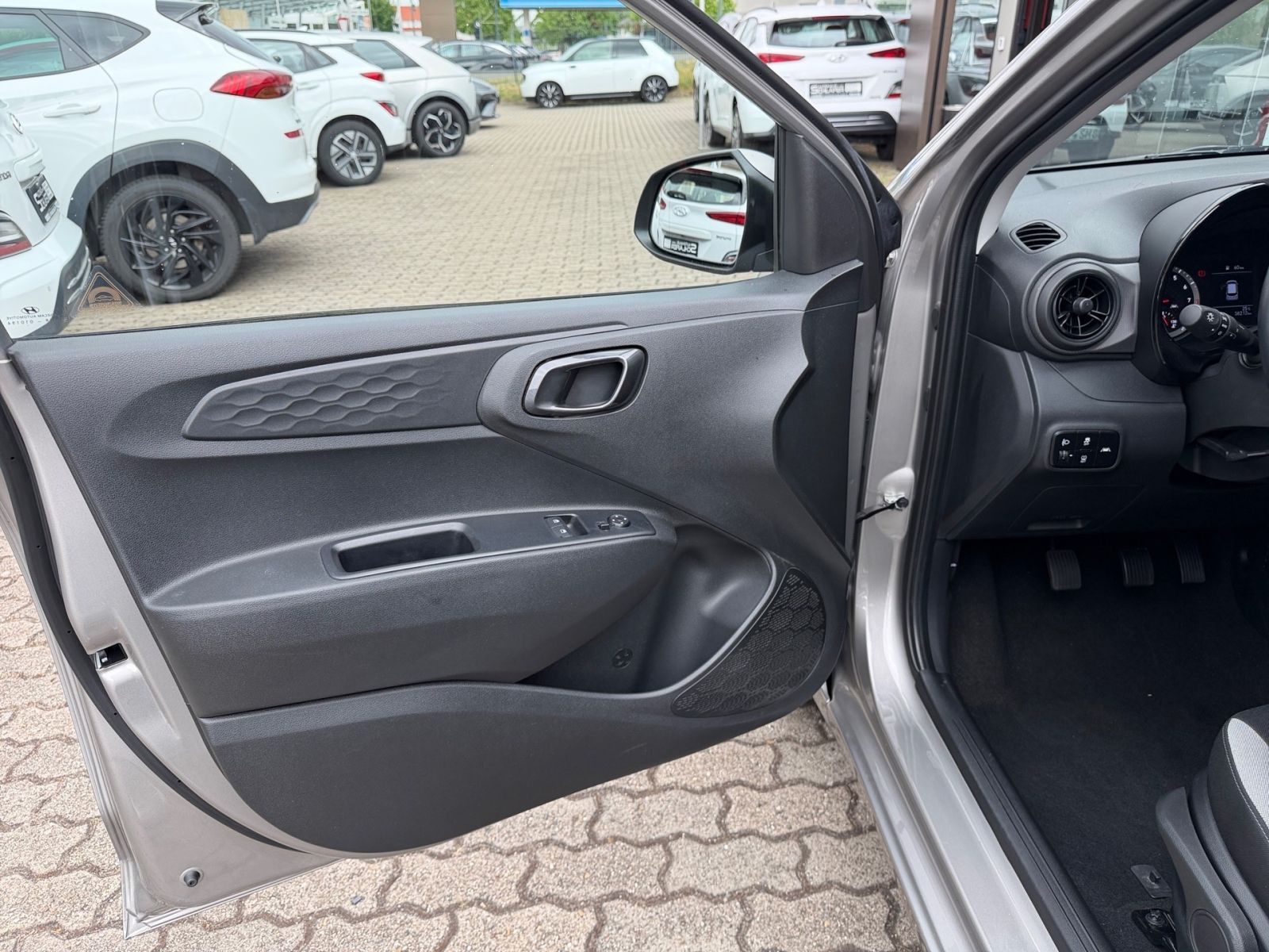 Fahrzeugabbildung Hyundai i10 1.0 Edition 30 Sitzheizung 1Hd
