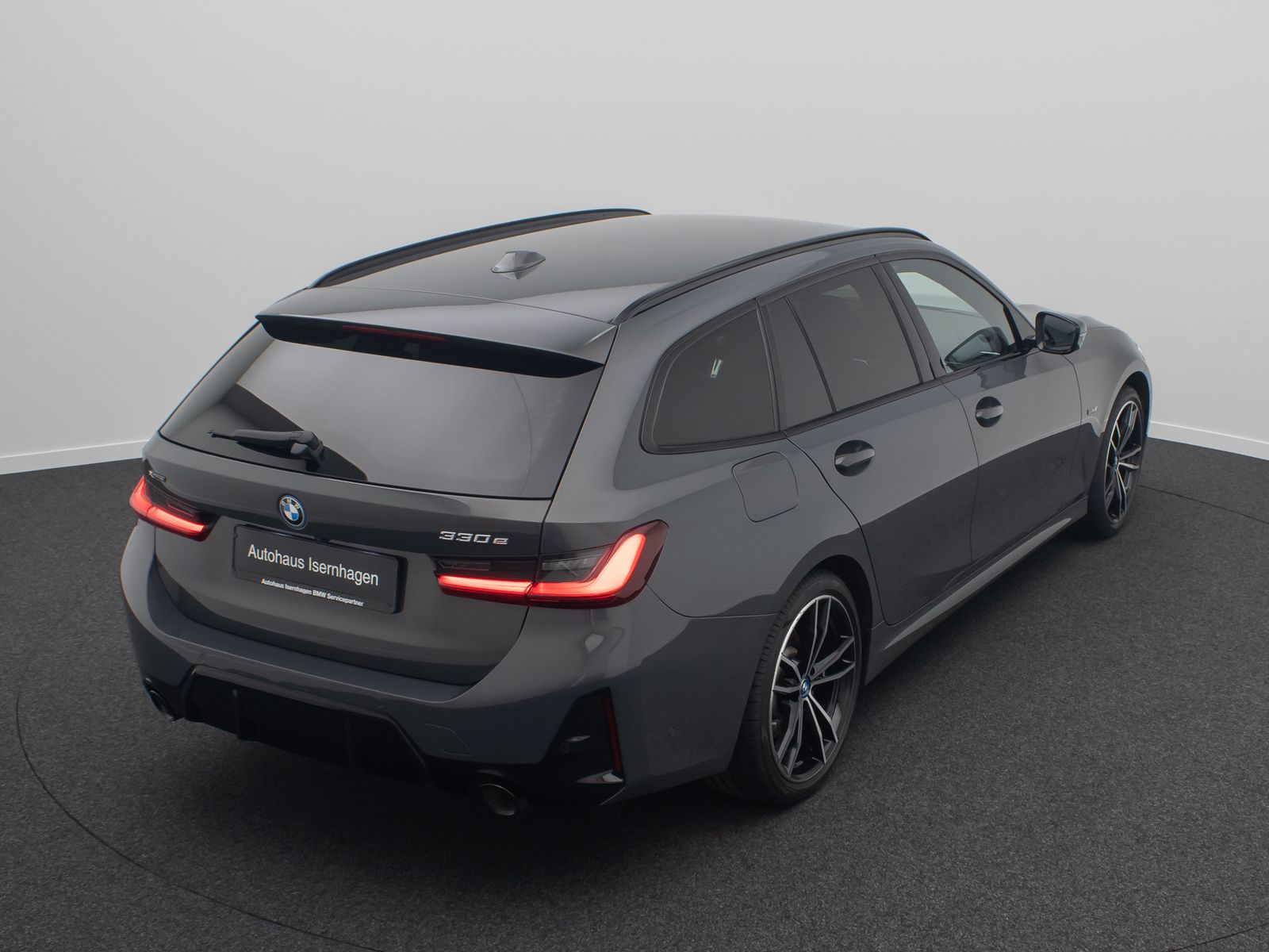 Fahrzeugabbildung BMW 330e xD MSport Kamera HUD DAB AHK Komfort 19Zoll