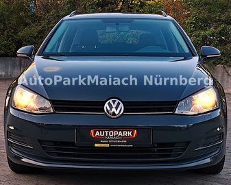 Volkswagen Golf - 2