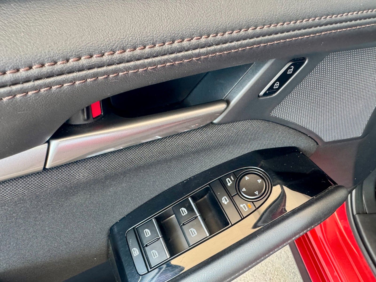 Fahrzeugabbildung Mazda 3 Limousine Autom. Navi/LED/HUD/Bluetooth