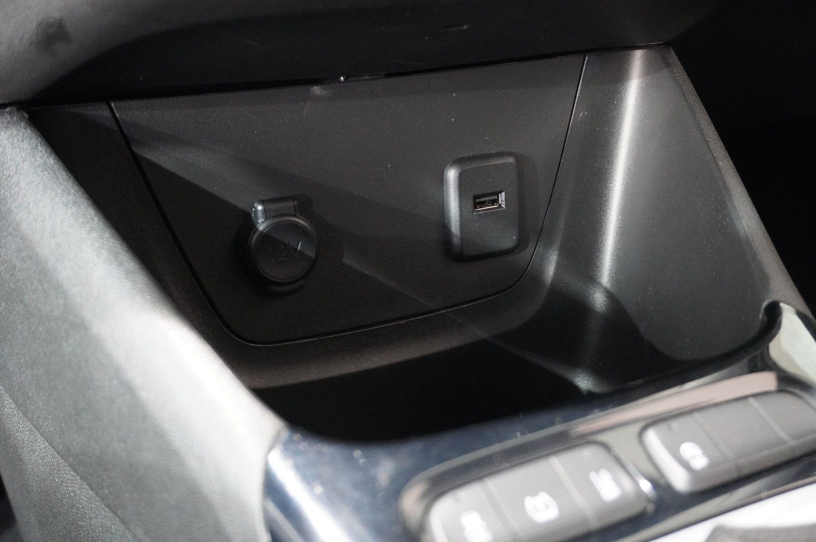 Fahrzeugabbildung Opel Crossland (X) 1.2 EDITION NAVI/LED/KAMERA/DAB+