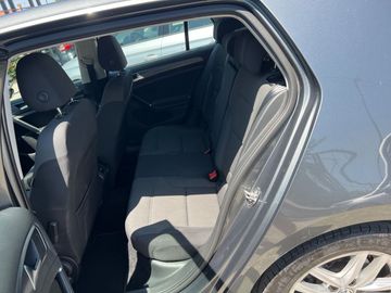 Volkswagen Golf - 6