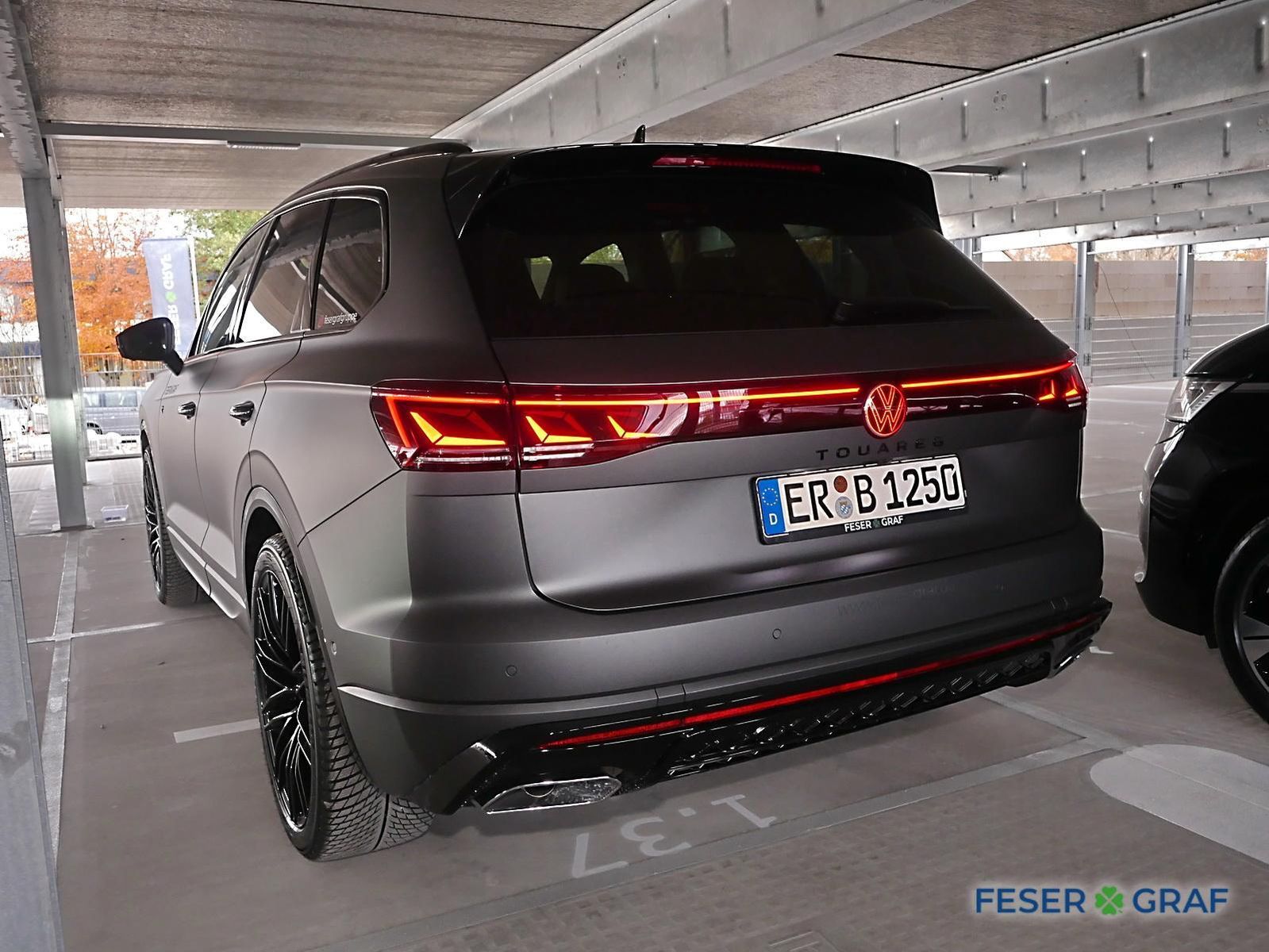 Volkswagen Touareg 3.0 TDI 4M R-Line Black ABT AHK Pano 22 foto 5