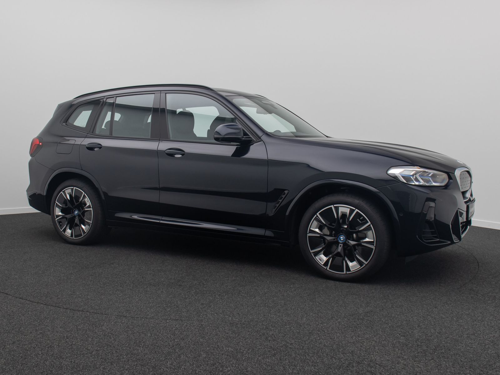 Fahrzeugabbildung BMW iX3 IMPRESSIVE DAB HUD Laser ACC 360°Panoram 20"