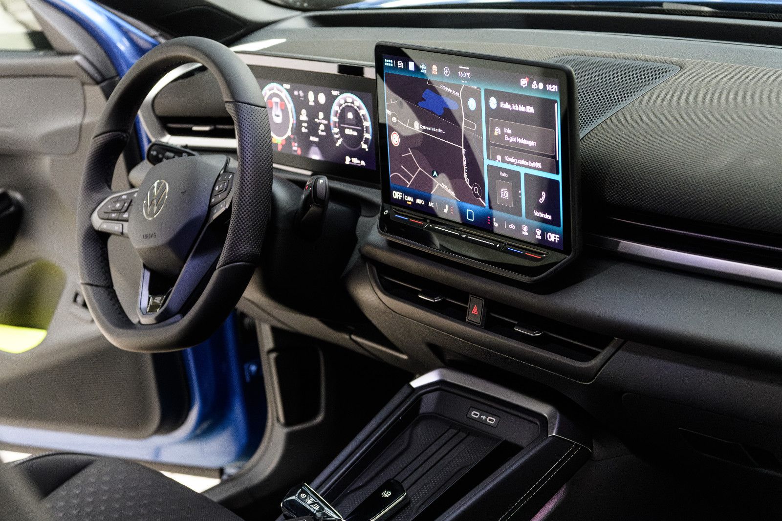 Fahrzeugabbildung Volkswagen T-Roc  1.5l TSI  DSG R-Line Black Style