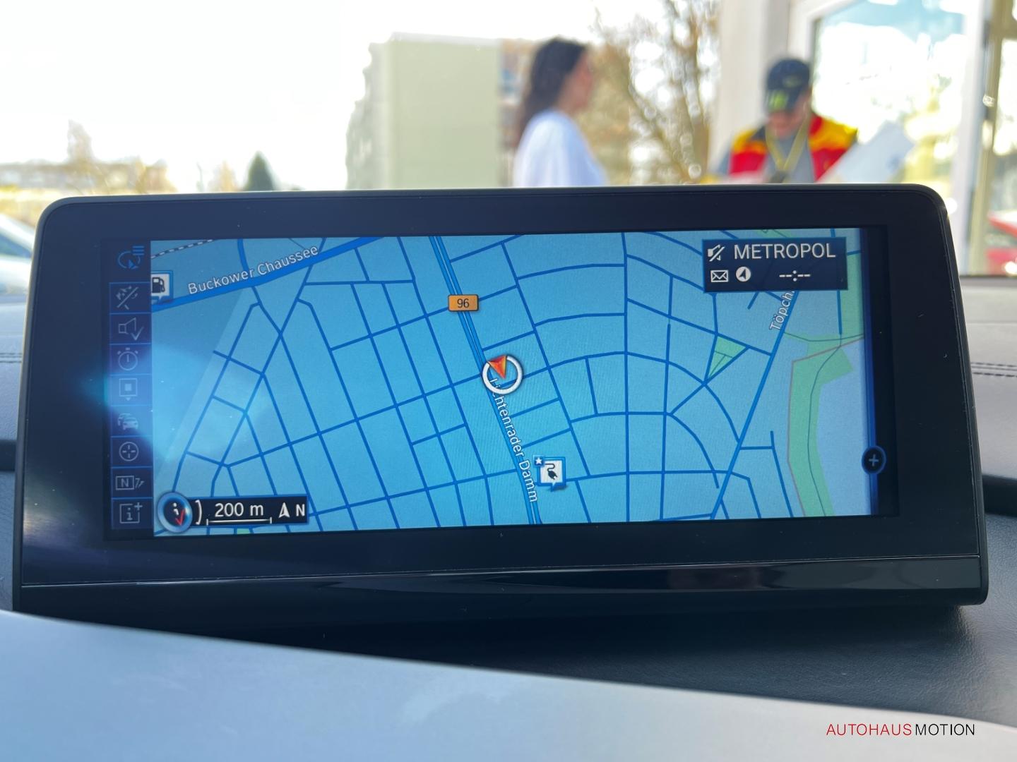 BMW i8 Coupe LED HUD SHZ LEDER KOLLISIONWARNER