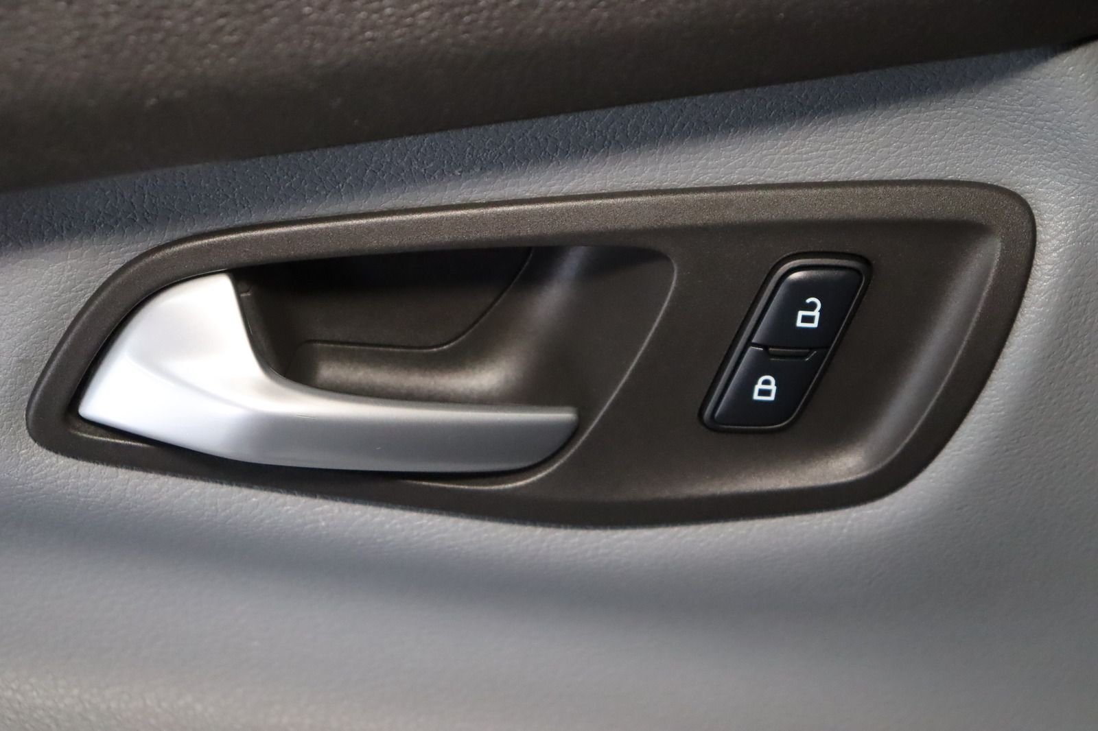 Fahrzeugabbildung Ford Transit Custom Kombi 310 L1 H1 Trend 2.0 EcoBlue