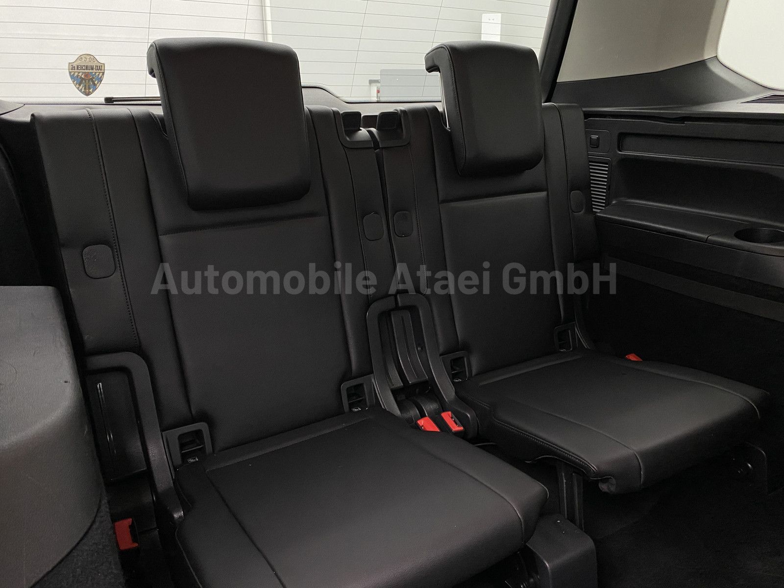 Fahrzeugabbildung Volkswagen Touran DSG *Taxi* 7-SITZE+NAVI+LEDER 8658