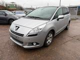 Peugeot 5008 1.6 Family HDi FAP 110 Automatik*7 Sitzer - Peugeot 5008 Family