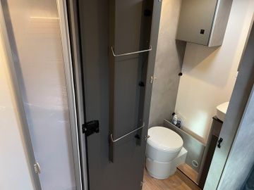 Crosscamp EXPDN 7.4D AUTOMATIK ACC OHNE HUBBETT NAVI KAME