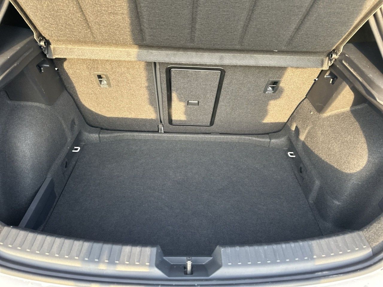 Fahrzeugabbildung CUPRA Leon 1.5 eTSI 150 PS DSG