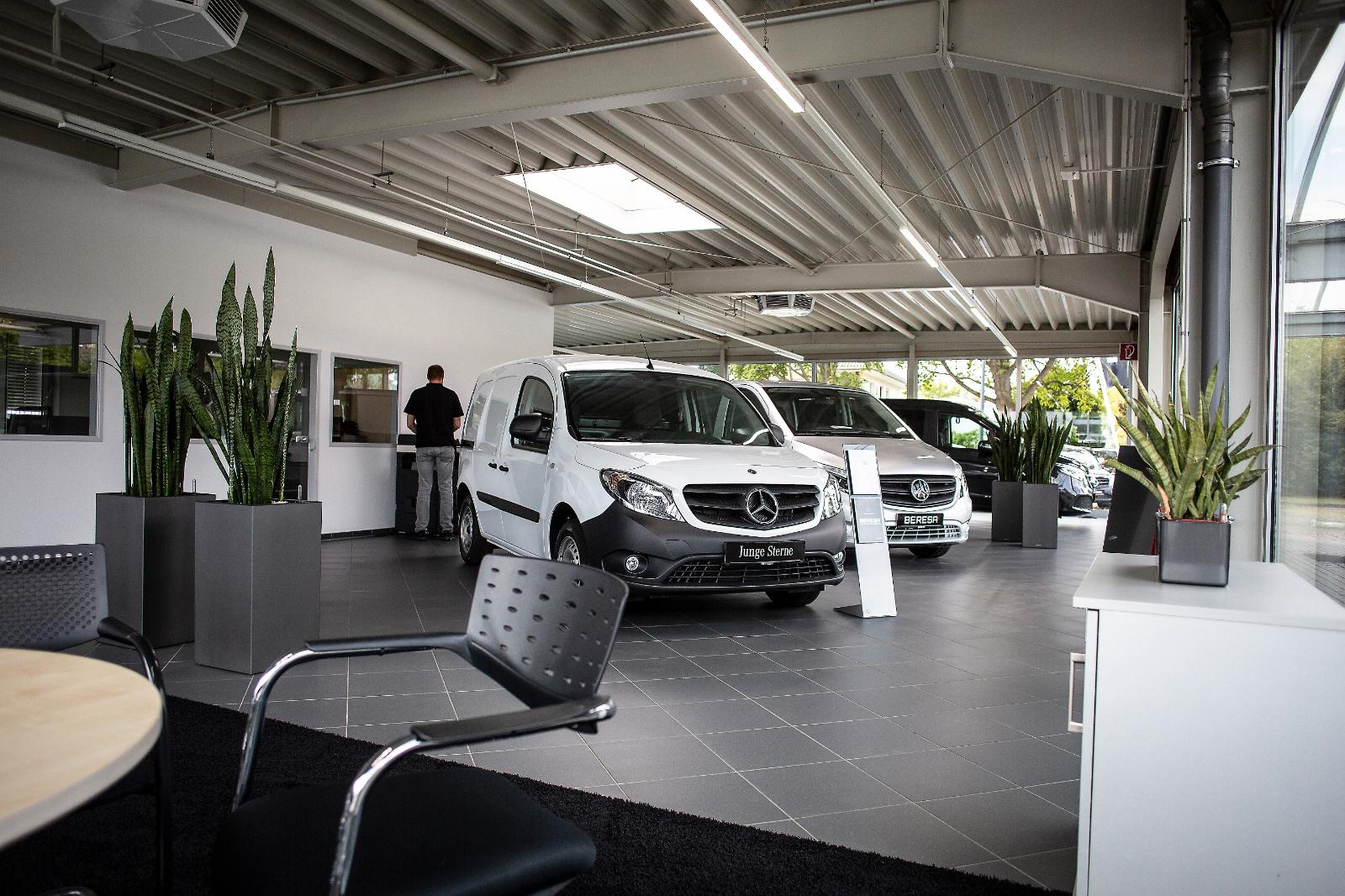 showroom-image-bottom