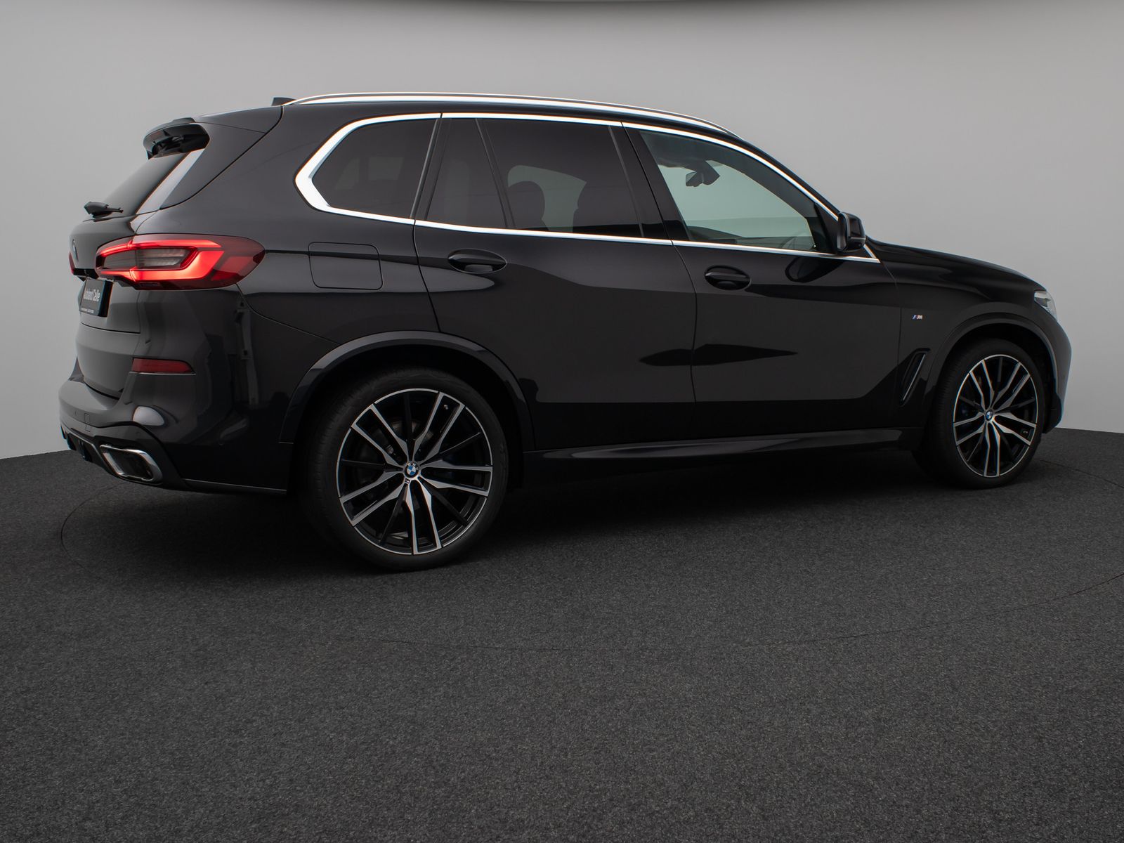 Fahrzeugabbildung BMW X5 xD30d M Sport 360° HUD DAB 4xKlima AHK 22Zoll