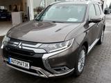 Mitsubishi Outlander PHEV Top 4WD ! HAND AUTOMATIK 149 kW - Mitsubishi: Von Händlern