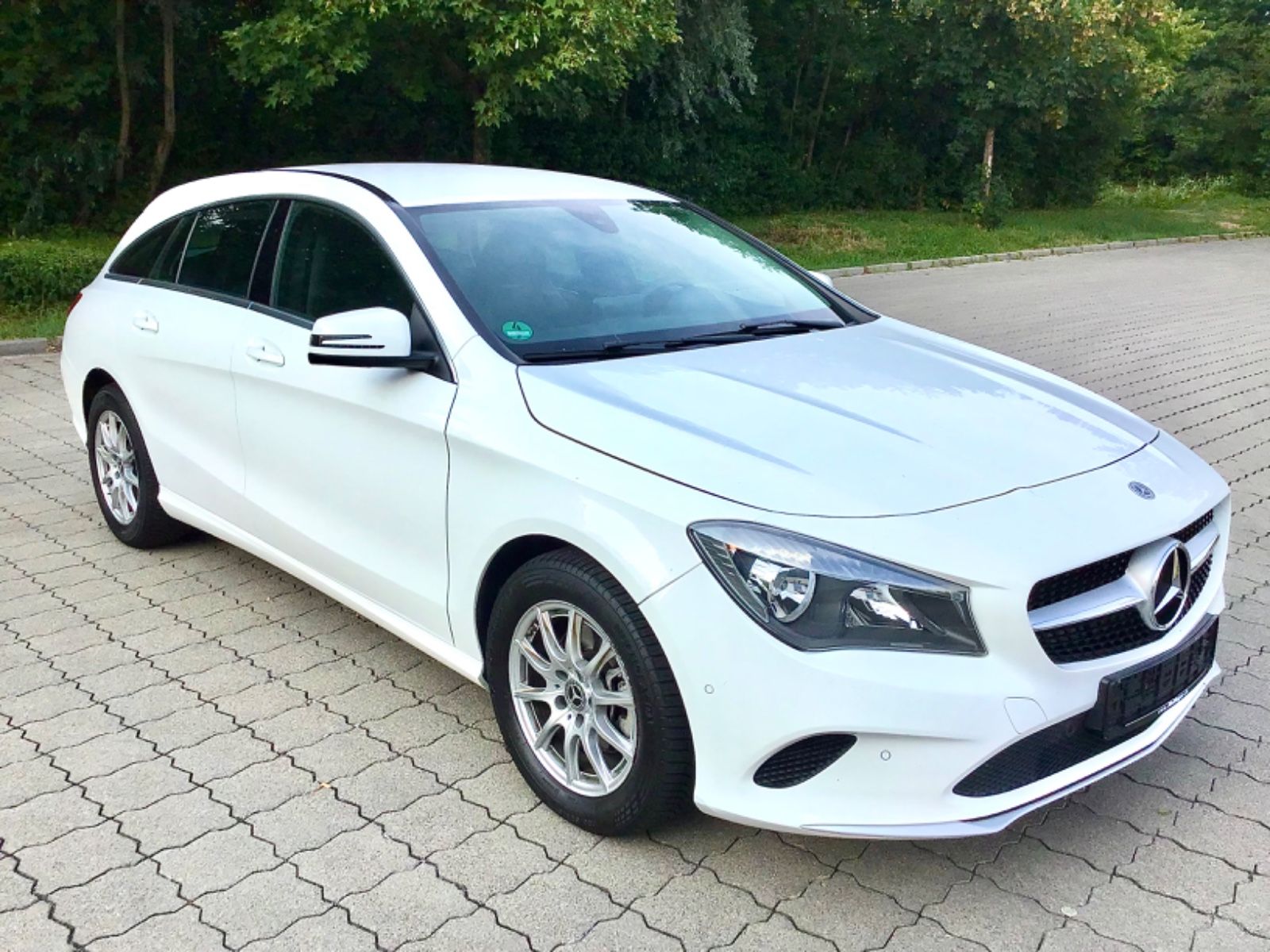 Mercedes Mercedes-Benz CLA 200d Sh.Brake Aut. NAVI/PDC/AHK/
