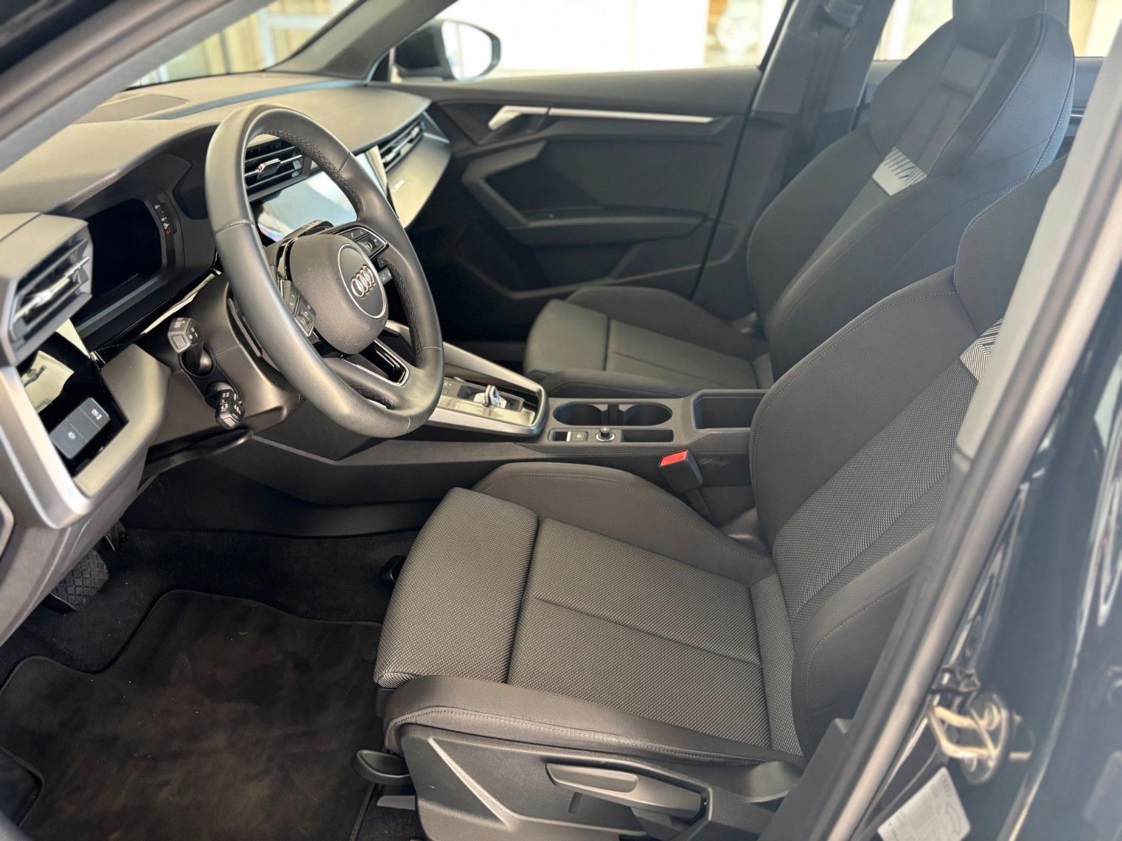 Fahrzeugabbildung Audi A3 Sportback 30 TFSI basis