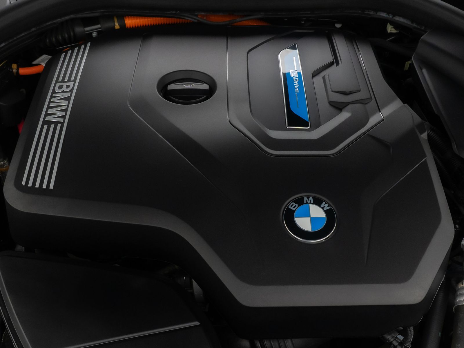 Fahrzeugabbildung BMW 530e Alarm AHK HUD DAB 4xKlima HiFi Leder Sport