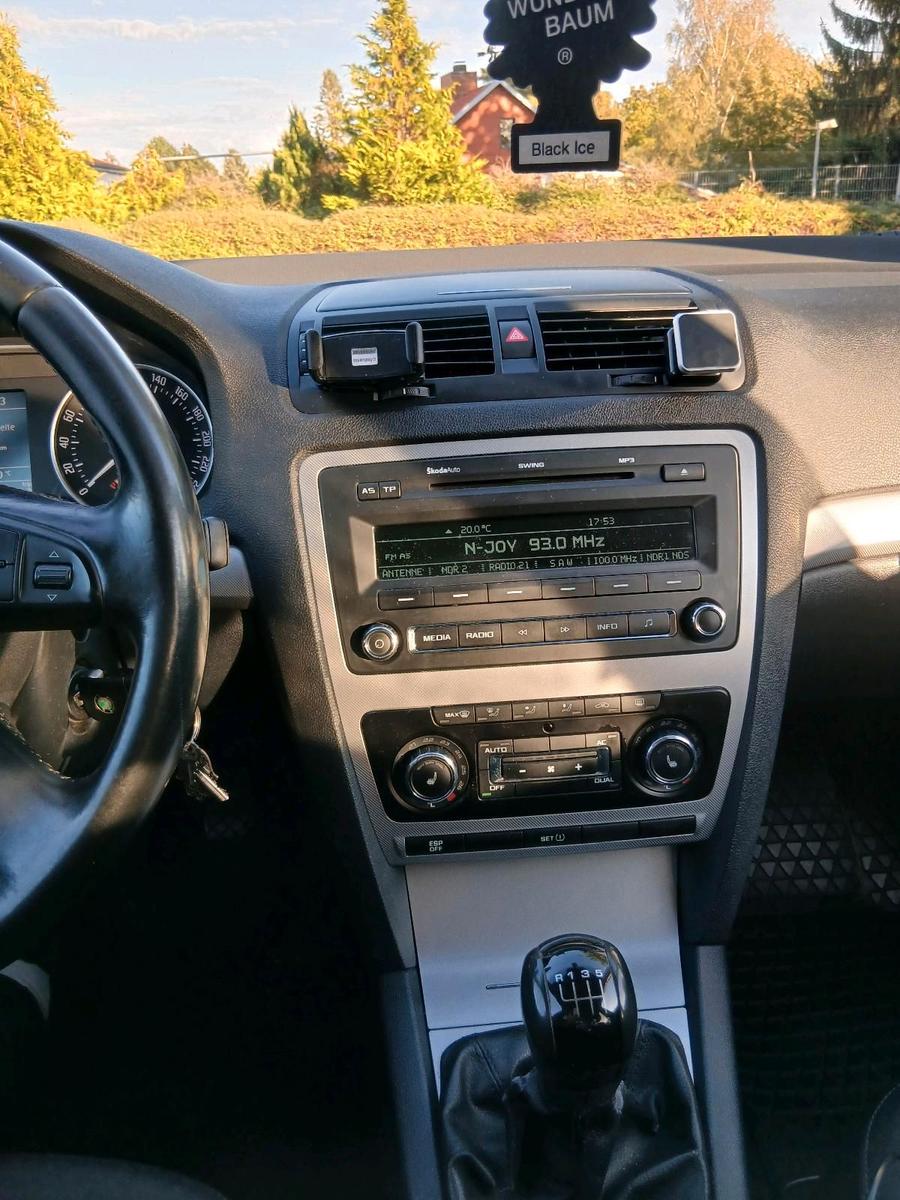 Skoda Octavia 2009 — photo 12