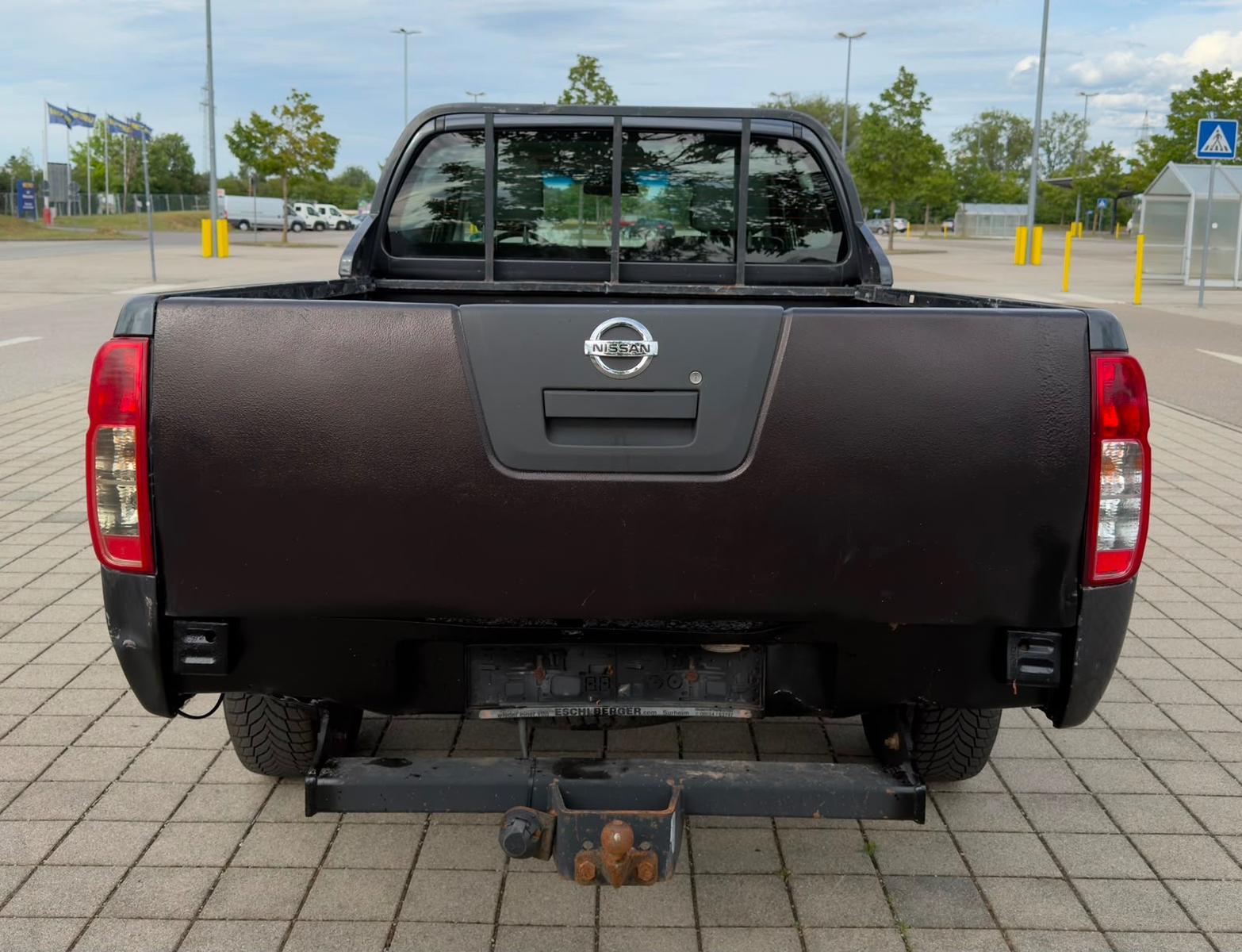 Nissan Navara King Cab 2.5 dCi | 190 ch | BVM | 4 places | Attelage | Climatisation | Différentiel autobloquant