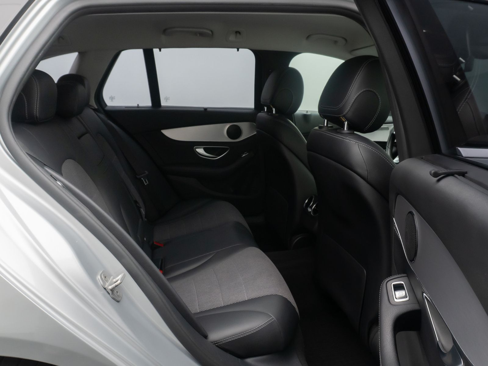 Fahrzeugabbildung Mercedes-Benz C 250 BlueTec PDC AHK Tempomat HiFi LED Businnes