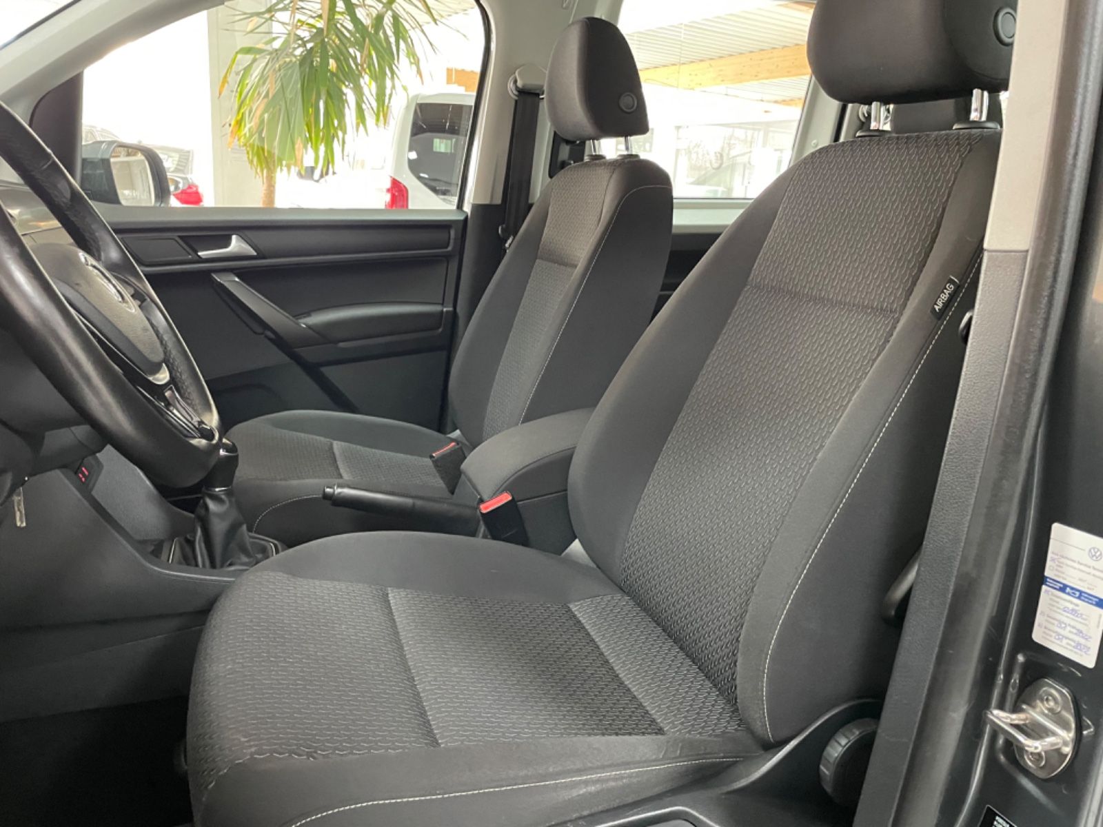 Fahrzeugabbildung Volkswagen Caddy Kombi Trendline 4x4 4Motion *AHK, Stdhzg*