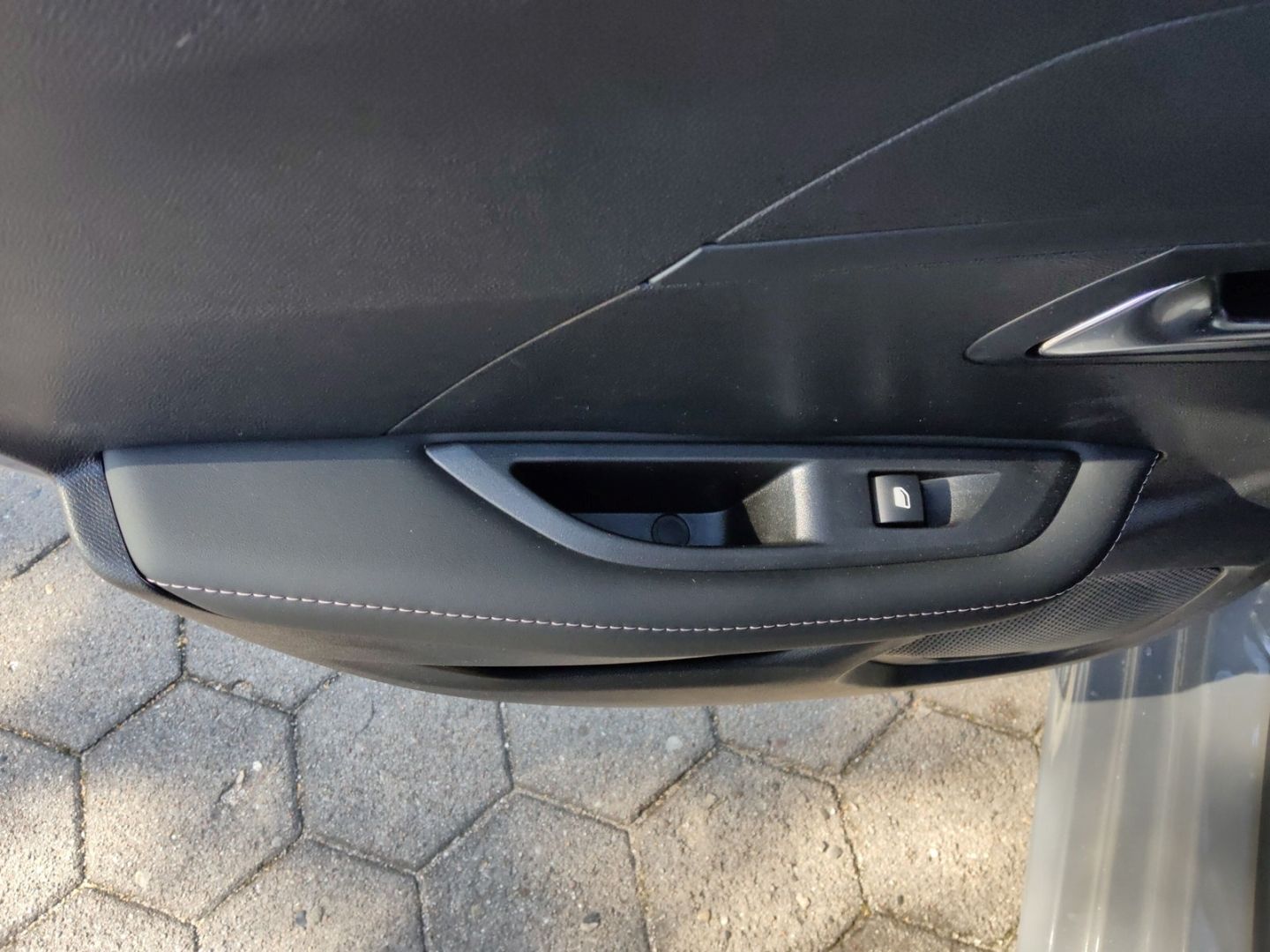 Peugeot e-208 - Bild 22