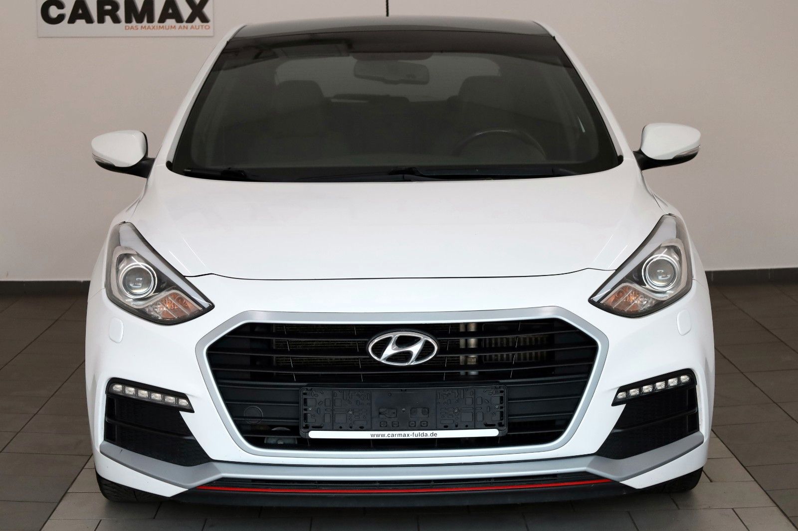 Fahrzeugabbildung Hyundai i30 Turbo T.Leder,Navi,Xenon,Kamera,SH,PDC